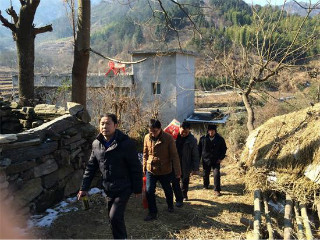 走访慰问扶贫户