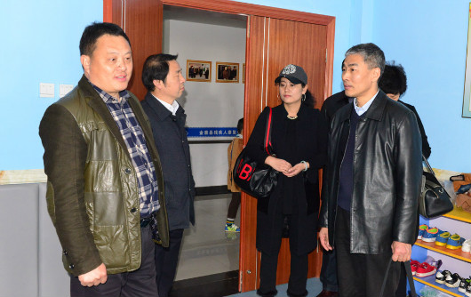 省残联副理事长黎业智来金寨县调研残疾人康复工作