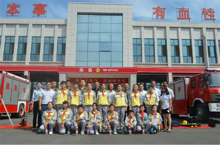县特教学校携手消防大队开展“双拥共建”活动